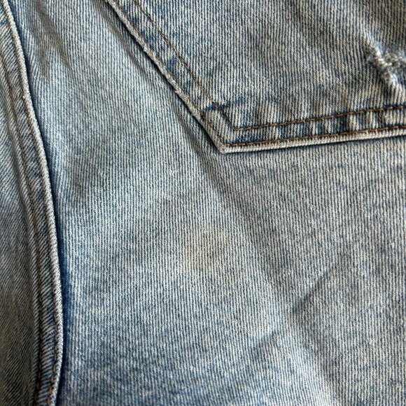 Abercrombie & Fitch Womens Size 2/26 Light Wash Distress Raw Hem High Rise Short - Picture 6 of 6